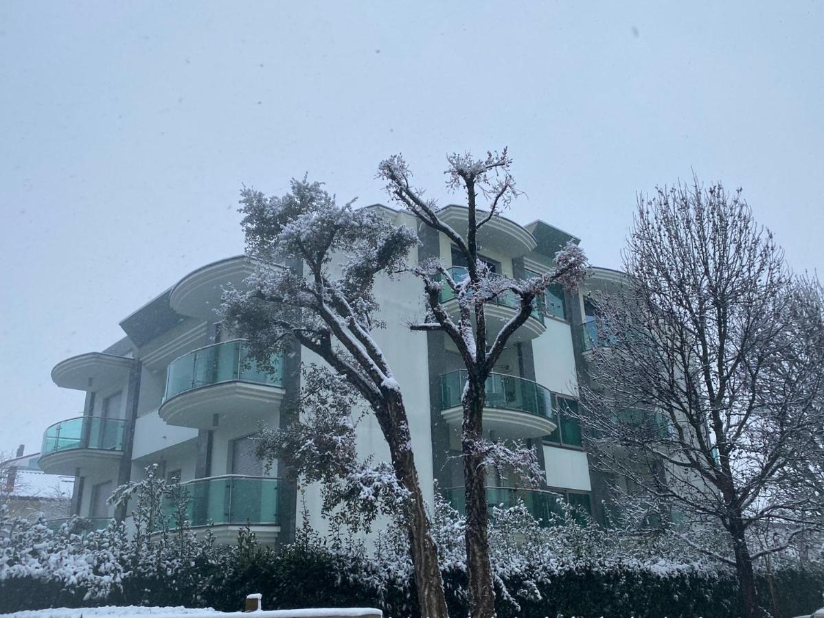 Residenza Villa Flores เบลลาเรีย-อีเจอา มารีนา ภายนอก รูปภาพ