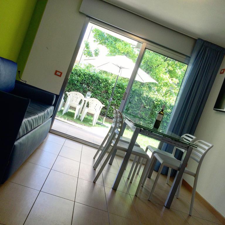 Residenza Villa Flores เบลลาเรีย-อีเจอา มารีนา ภายนอก รูปภาพ