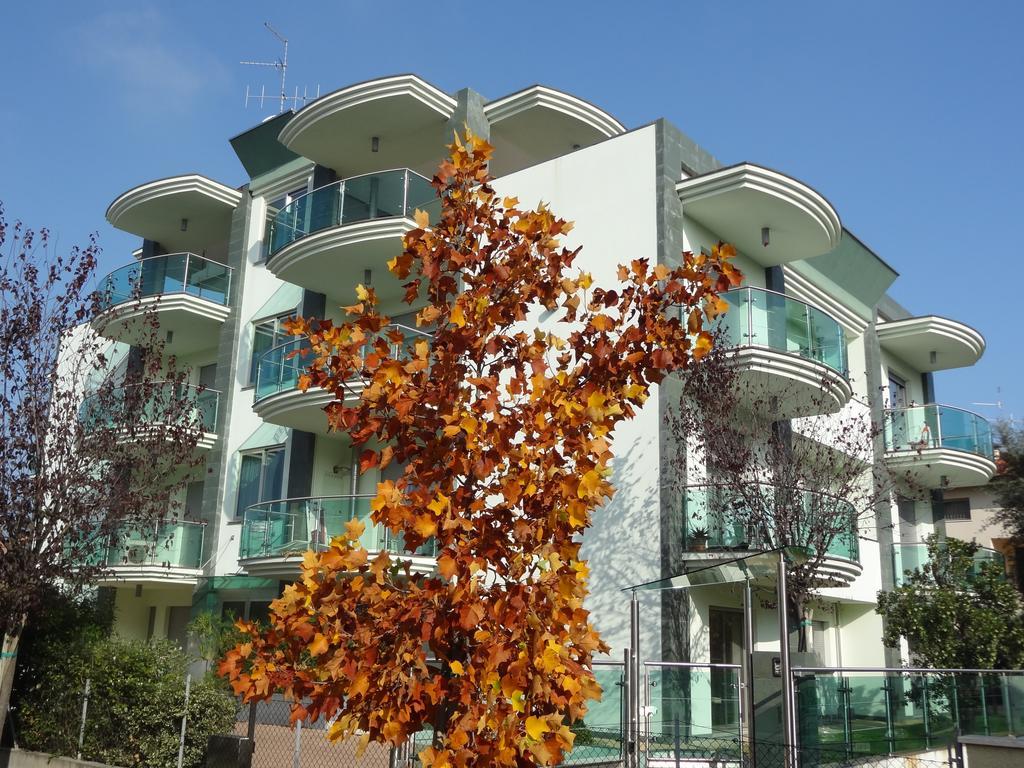 Residenza Villa Flores เบลลาเรีย-อีเจอา มารีนา ภายนอก รูปภาพ